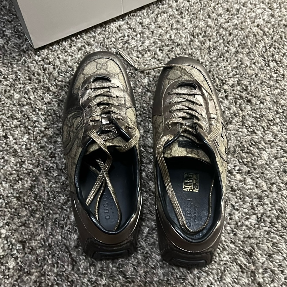 AUTHENTIC Metallic colored Gucci sneakers